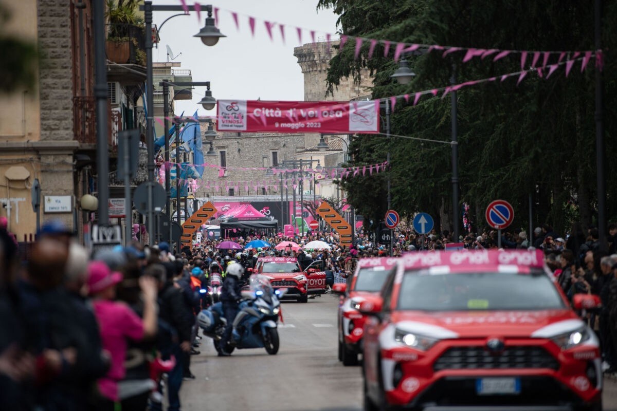 Il Giro d'Italia visto da un motociclista
